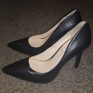 Jessica Simpson pointed toe heel